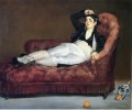 Mujer joven reclinada en traje español Eduard Manet